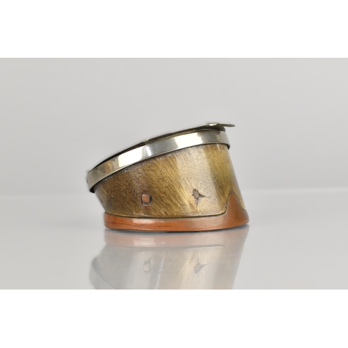 127 - A Small Late Victorian Hoof Snuff Box with Silverplate Mounted Lid and Bronze Horseshoe, 4.5cm high