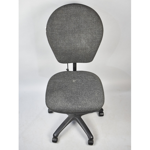 585 - A Modern Swivel Typists Chair