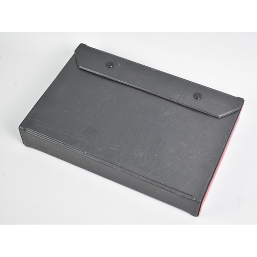 104 - A Late 20th Century Mahjong Set with Beginners Booklet