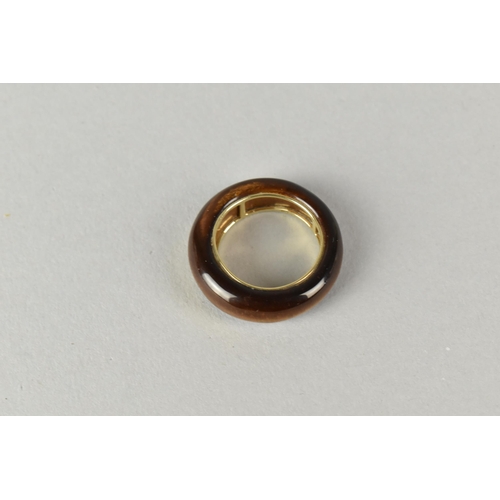 26 - A 9ct Gold Mounted Tigers Eye Ring, Polished and Tapered Tigers Eye Band 8.1mm Wide (At Widest Point... 