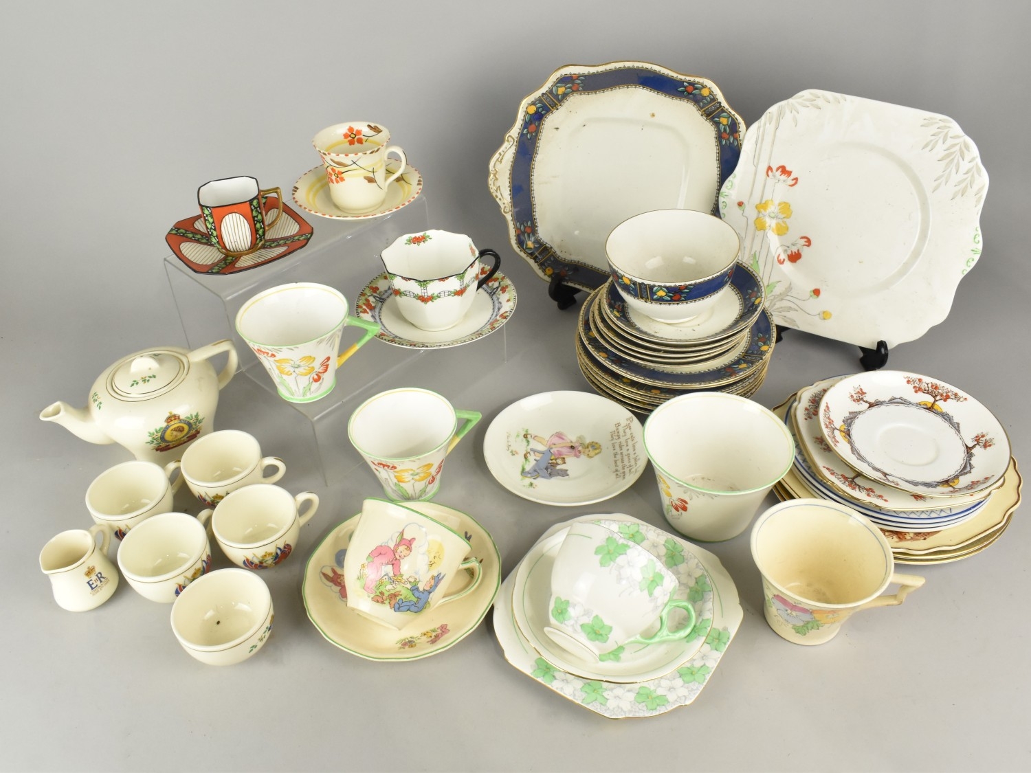 A Collection of Various Art Deco and Later Ceramics to Include Square ...