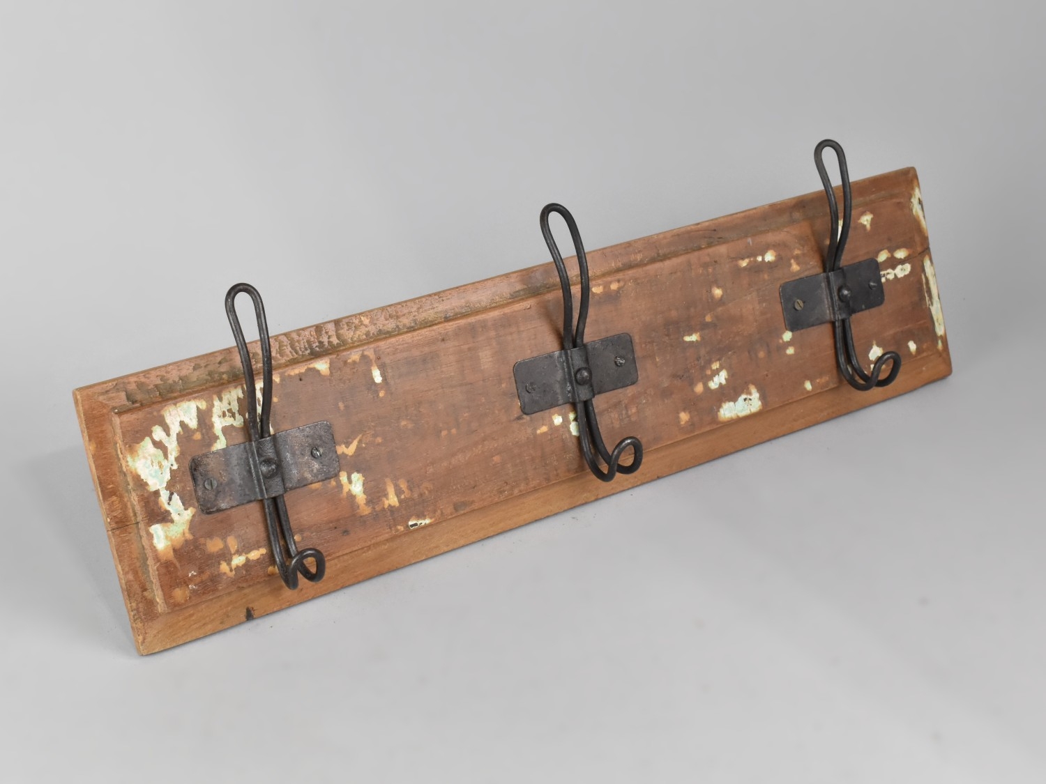 A Vintage Wall Mounting Three Hook Coat Rack, 58cms Long