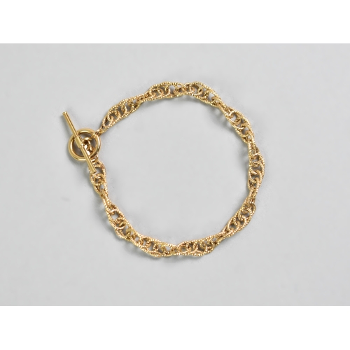 16 - A 9ct Gold Italian Fancy Link Bracelet with T-Bar and Hoop Clasp, Stamped Italy, 9k, 4gms, 19.5cms L... 