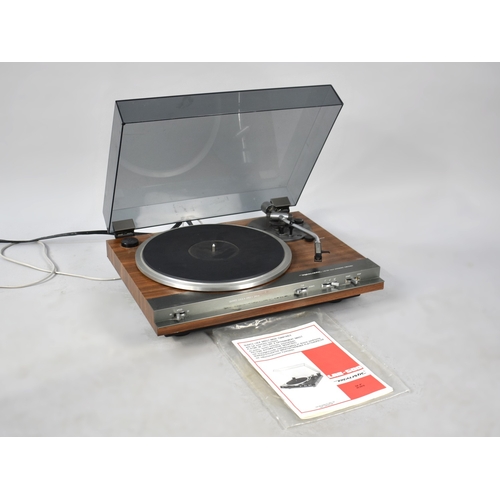 A LAB-500 Realistic Quartz Lock Direct-Drive Turntable