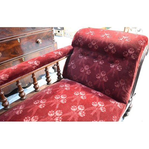 A Late Victorian Mahogany Framed Chaise Longue