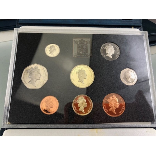 106 - Commemorative /proof coins, collection of cased British proof coin sets to include Royal mint 1990, ... 