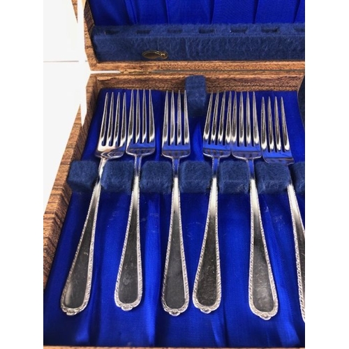 107 - Silver Cutlery, boxed set of dinner knives and forks from the American international company all mar... 