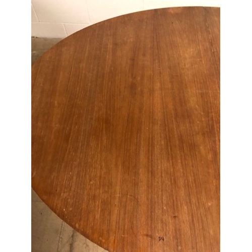 156 - 20th century furniture, Oval extending dining table on square tapered legs with flip out centre sect... 