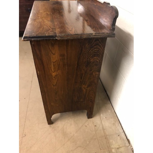 176 - Antique furniture, early 20th century chest of drawers in dark wood, run of 3 drawers reeded decorat... 