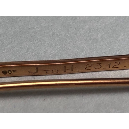 18 - 9ct Gold Bar brooch hallmarked for maker M&C approx 5cm in length and 2.2g