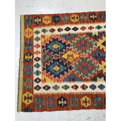 189 - Oriental Rug, Wool hand knotted Chobi Kilim rug with geometric design 152 x x100cm