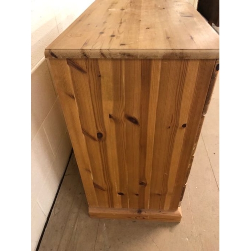 213 - Pine Furniture, modern chest of draws, run of 3 draws with 2 above approximately 80 x 44 x 79cm