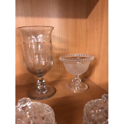 312 - Glass Ware, a quantity of antique and vintage glass wares, to include decanters, dressing table set,... 