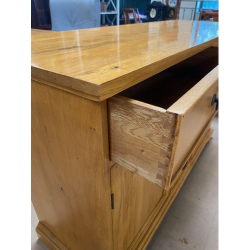 352 - Contemporary polished oak sideboard by 'Shire Oak', with five drawers and two cupboards, approx 137c... 