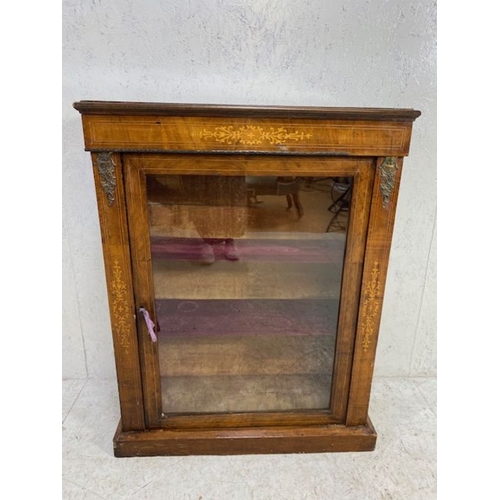 372 - Edwardian inlaid two shelf bookcase or display case, large glass fronted door, original key, approx ... 