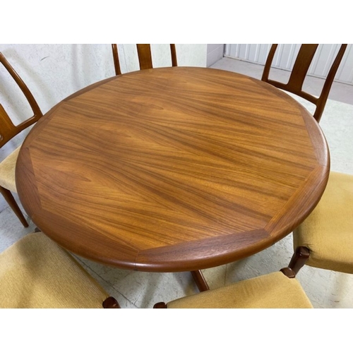 376 - Mid Century style extending circular dining table by Diethelm Scan Style on pedestal feet, approx 12... 