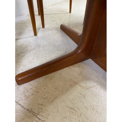 376 - Mid Century style extending circular dining table by Diethelm Scan Style on pedestal feet, approx 12... 