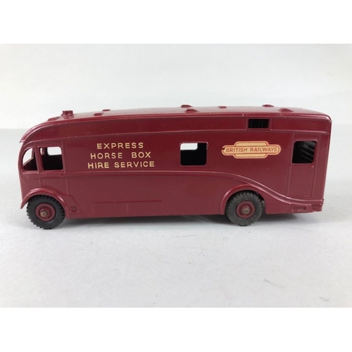 382 - Vintage toys, Dinky Toys 581 Horse box in original box along with Dinky toys Jaguar 157