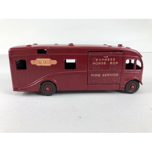 382 - Vintage toys, Dinky Toys 581 Horse box in original box along with Dinky toys Jaguar 157