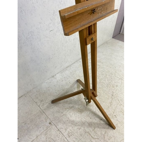 390 - Adjustable artist's easel by Winsor & Newton