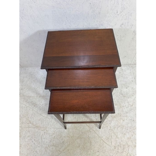 392 - Vintage furniture, a nest of 3 mahogany occasional tables, approximately 45 x 32 x 53cm