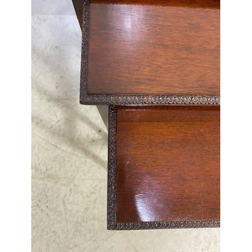 392 - Vintage furniture, a nest of 3 mahogany occasional tables, approximately 45 x 32 x 53cm