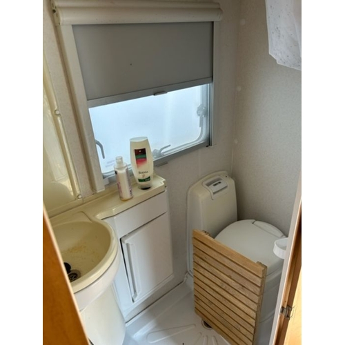 455 - Caravan: Avondale MAYFAIR 510-5 with accessories and awning 6.32m in length cooker shower toilet fri... 