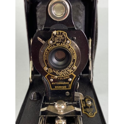 84 - Scientific interest, 3 draw t telescope with leather binding, 1922 Folding Autographic Brownie Camer... 