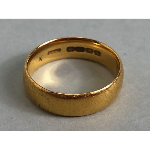 9 - 22ct Gold ring size K and approx 5.0g