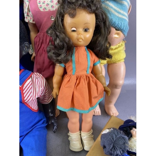 91 - Vintage dolls, a collection of late 20th century English manufactured  children's dolls mostly in th... 