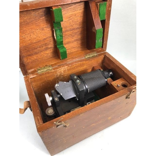 118 - Scientific interest, Surveyors Level Glauser, London England  OS bo38 in fitted wooden carry case