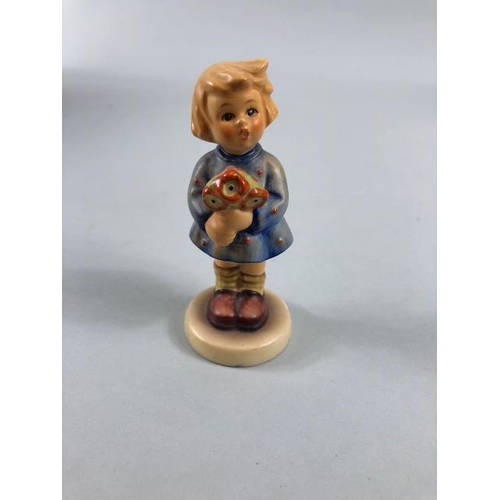 164 - Hummel collectors figures by Goebel Germany to include, 822 Girl with Nose Gay, 029 Pixie, 1991 A fo... 