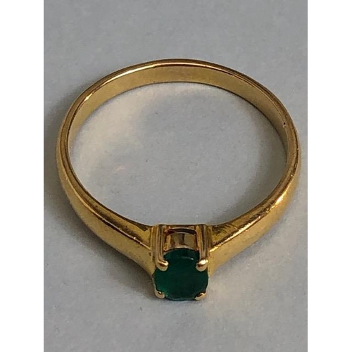 17 - 18ct yellow Gold ring set with a single faceted Emerald in a four claw setting. The Emerald approx 5... 