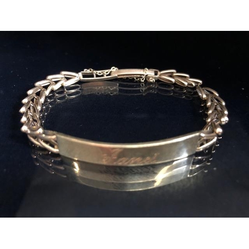 26 - 9ct Gold bracelet and engraved bar A/F and approx 12.6g