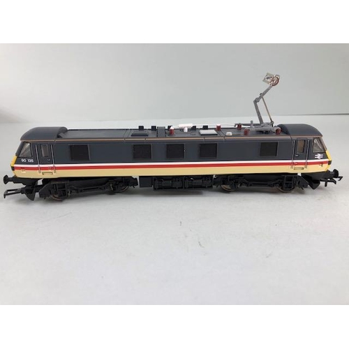 353 - Hornby Railway Interest, R3585 Intercity Class 90 Locomotive 90135, R30180 Br Intercity Class 37 Co-... 