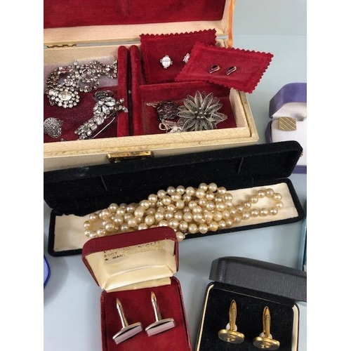 56 - Costume Jewellery, quantity of costume jewellery to include some 925 silver and marcasite, range to ... 