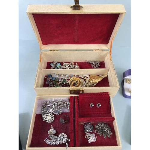 56 - Costume Jewellery, quantity of costume jewellery to include some 925 silver and marcasite, range to ... 