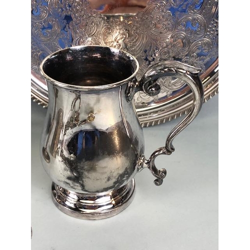 82 - Antique and modern Silver Plated Items, collection of items to include tankard, candle snuffer, napk... 