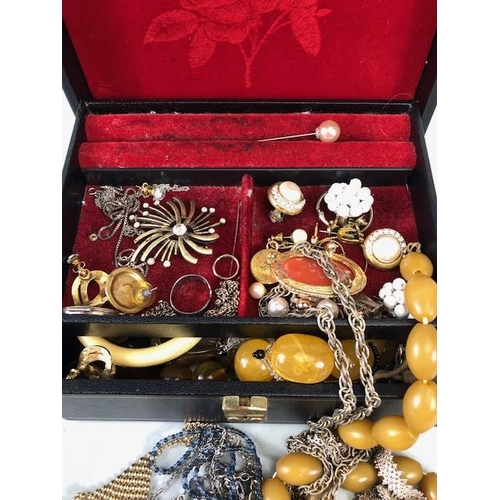 105 - Costume jewellery, a quantity of assorted beads pendants earrings bangles, including filigree white ... 