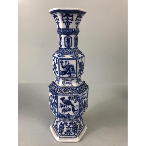 136 - Oriental ceramics, Chinese 18th century export blue and white tankard with dragon handle A.F approxi... 