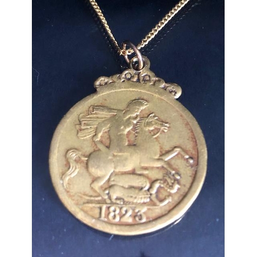 19 - 18ct Gold necklace (approx 4.8g) with a pendant in the style of a Crown