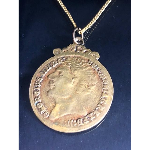 19 - 18ct Gold necklace (approx 4.8g) with a pendant in the style of a Crown