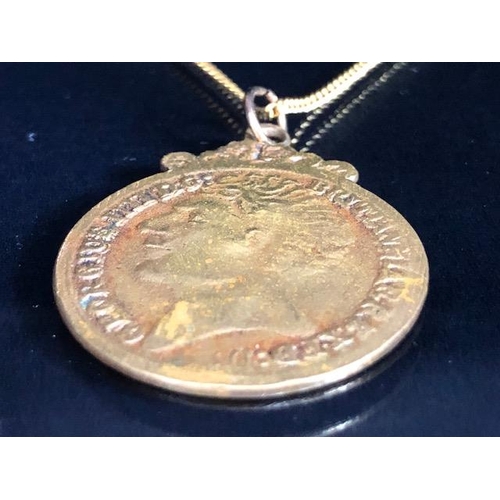 19 - 18ct Gold necklace (approx 4.8g) with a pendant in the style of a Crown