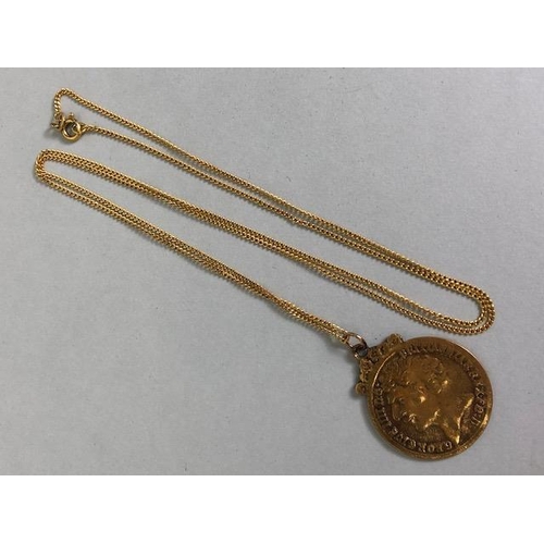 19 - 18ct Gold necklace (approx 4.8g) with a pendant in the style of a Crown