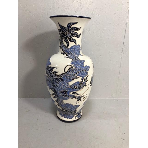 234 - Pottery Vase, large Casa Fina vase from the 1980s of oriental style with  two entwined blue dragons ... 