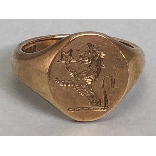 30 - 9ct Gold Signet ring engraved with a Griffin and a star size approx 'P' & 8.2g