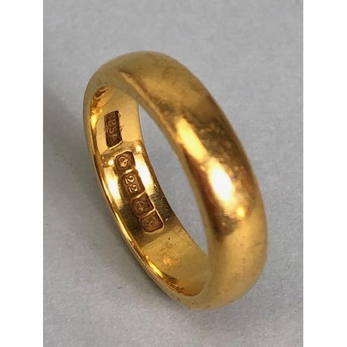 70 - 22ct Gold ring size approx 'I' and 6.3g