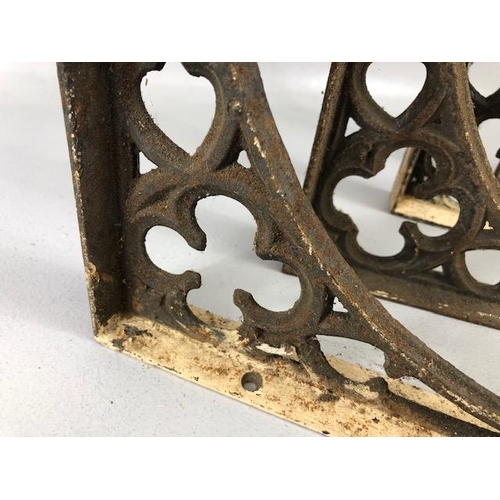 120 - Victorian cast iron gothic revival brackets (4) all with a quatrefoil design each approximately 29 x... 