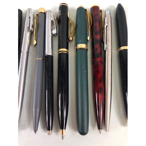 121 - Sheaffer pens, collection of 1980s Sheaffer ball point pens in various designs new old stock (not te... 