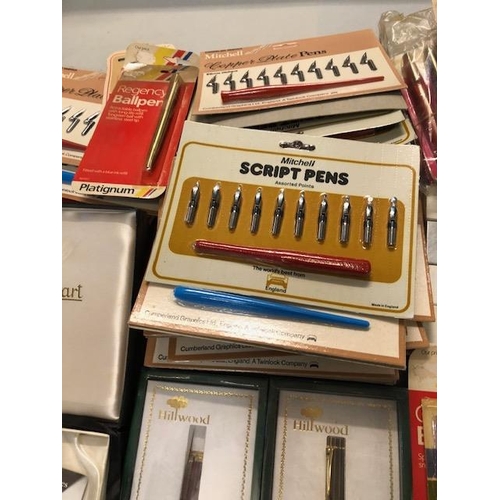 122 - Vintage pens, large quantity of vintage 1980s, Platignum, ball point pens, Fountain pens and pencils... 